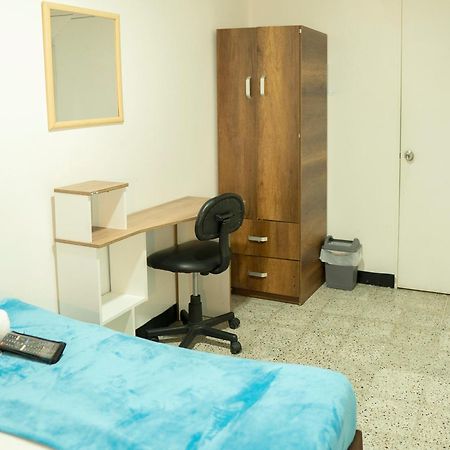 Africa House-Casa Hotel Laureles-La70 麦德林 外观 照片