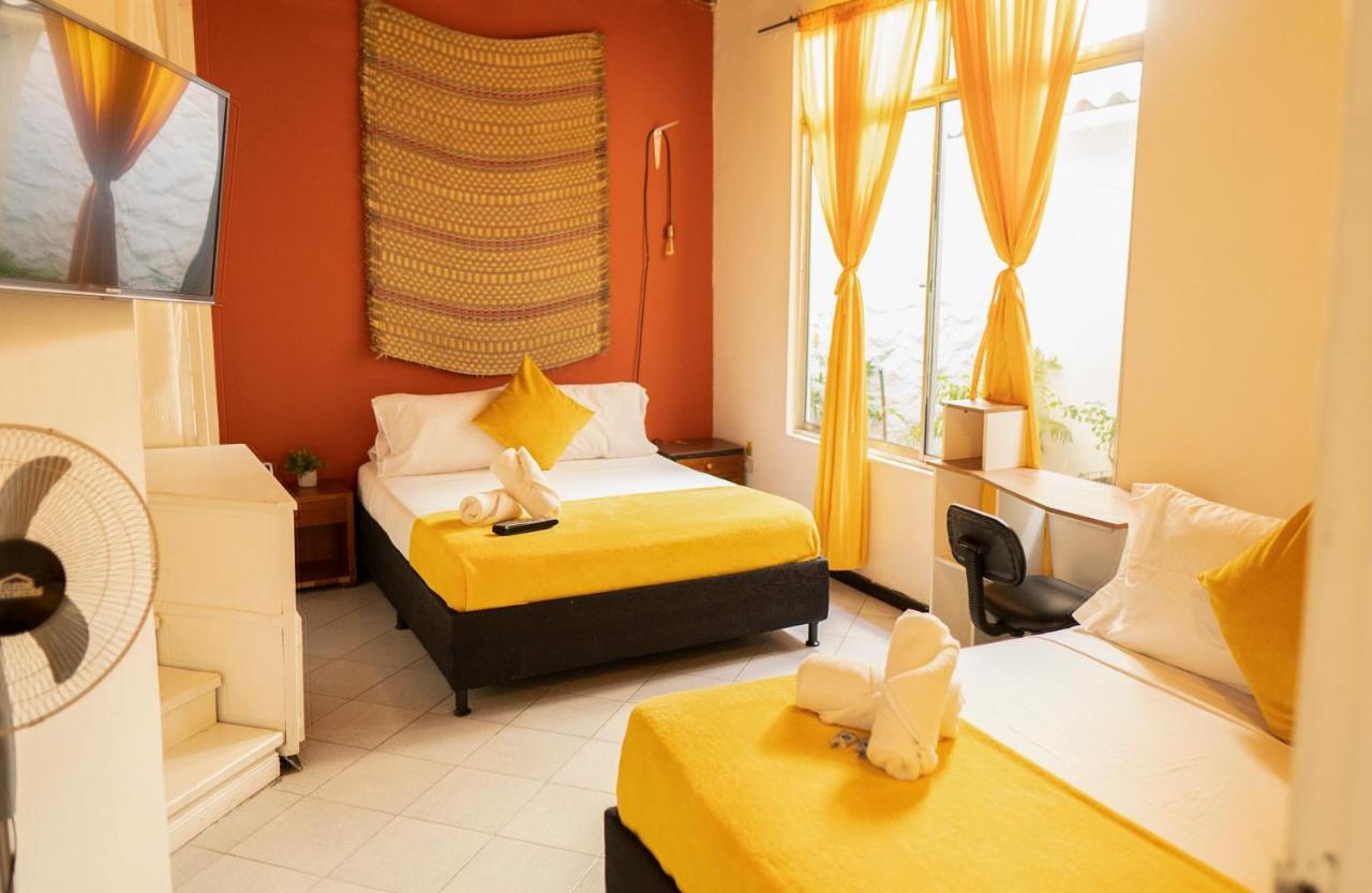 Africa House-Casa Hotel Laureles-La70 麦德林 外观 照片