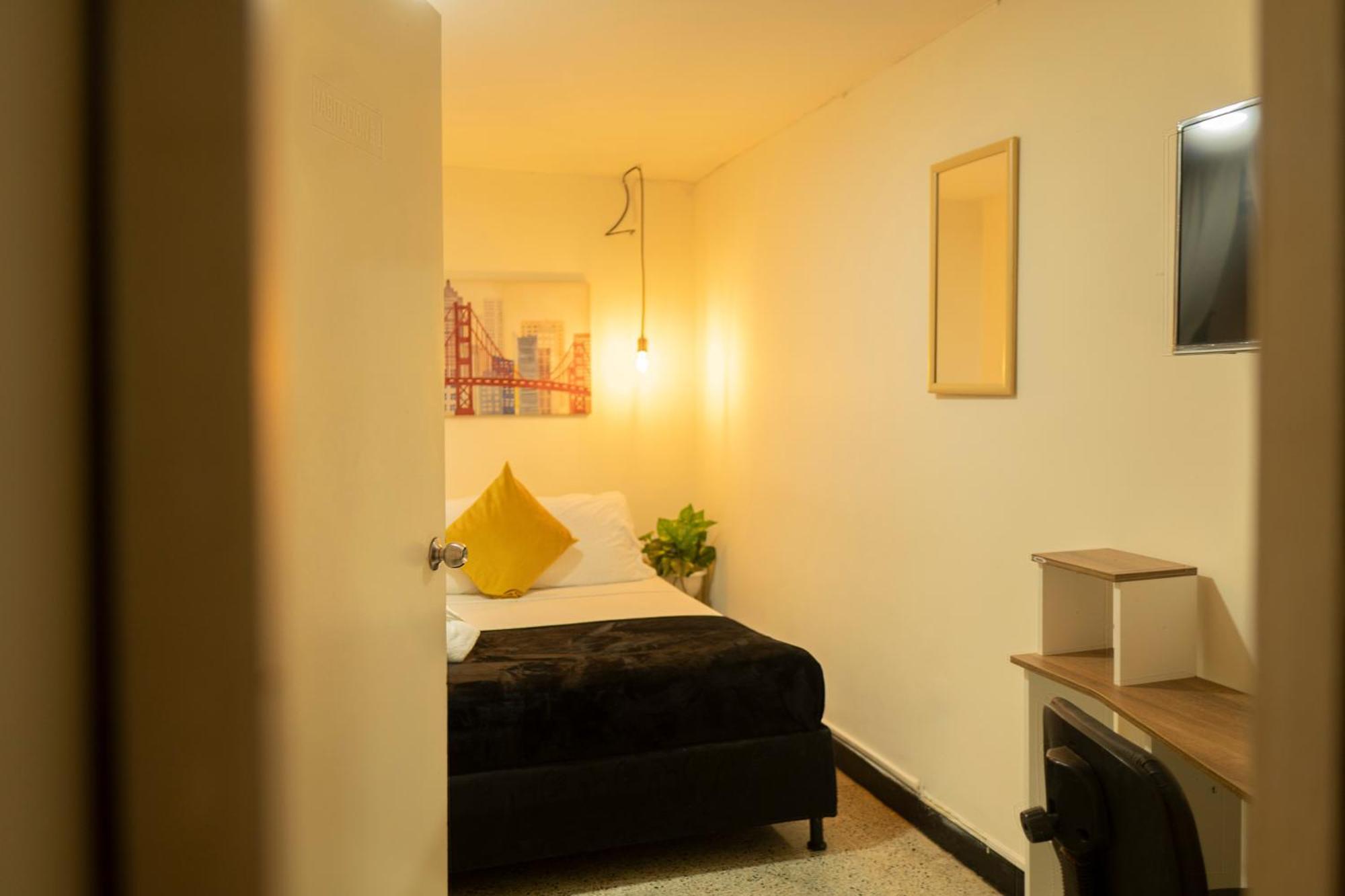 Africa House-Casa Hotel Laureles-La70 麦德林 外观 照片