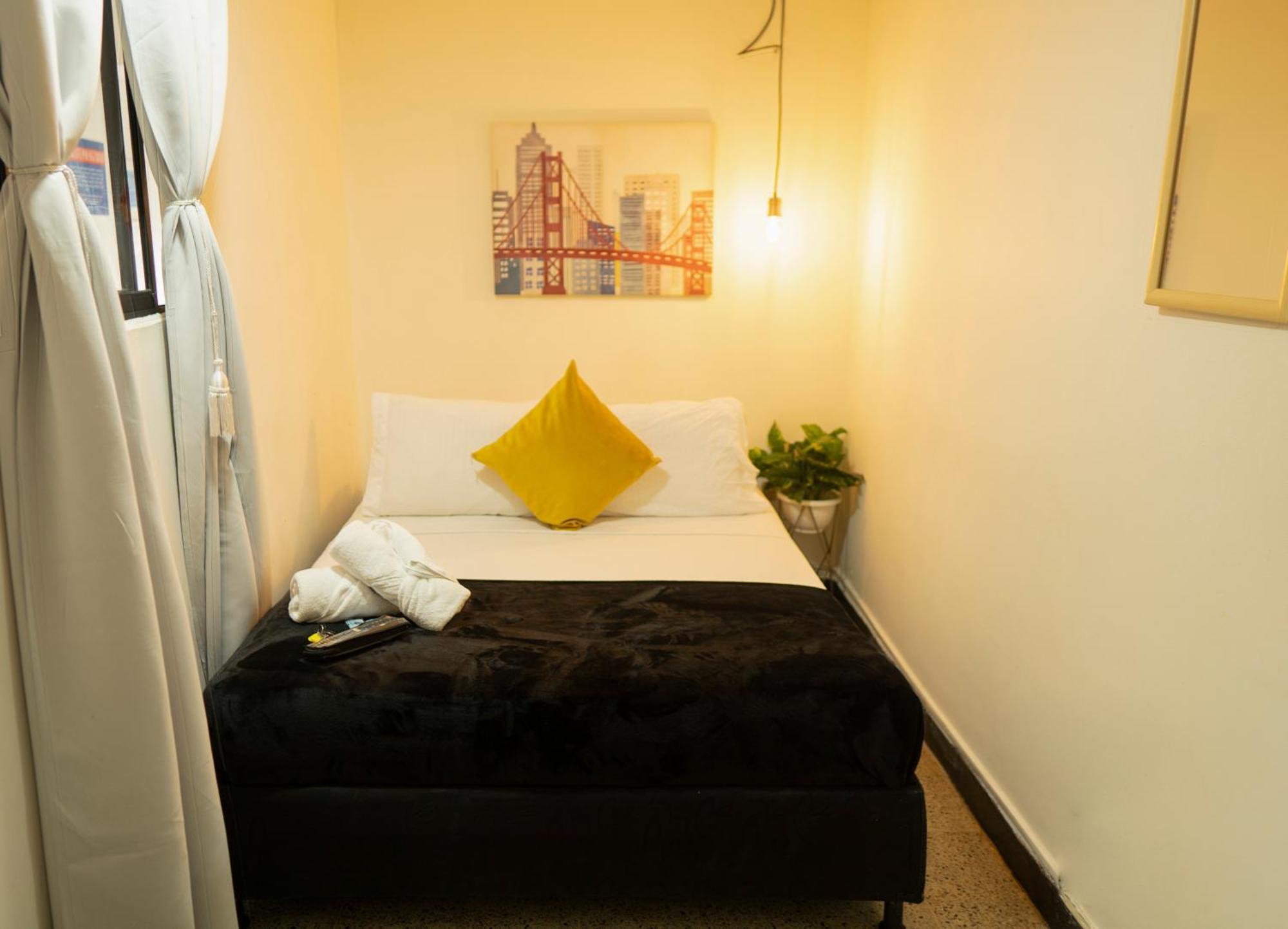 Africa House-Casa Hotel Laureles-La70 麦德林 外观 照片