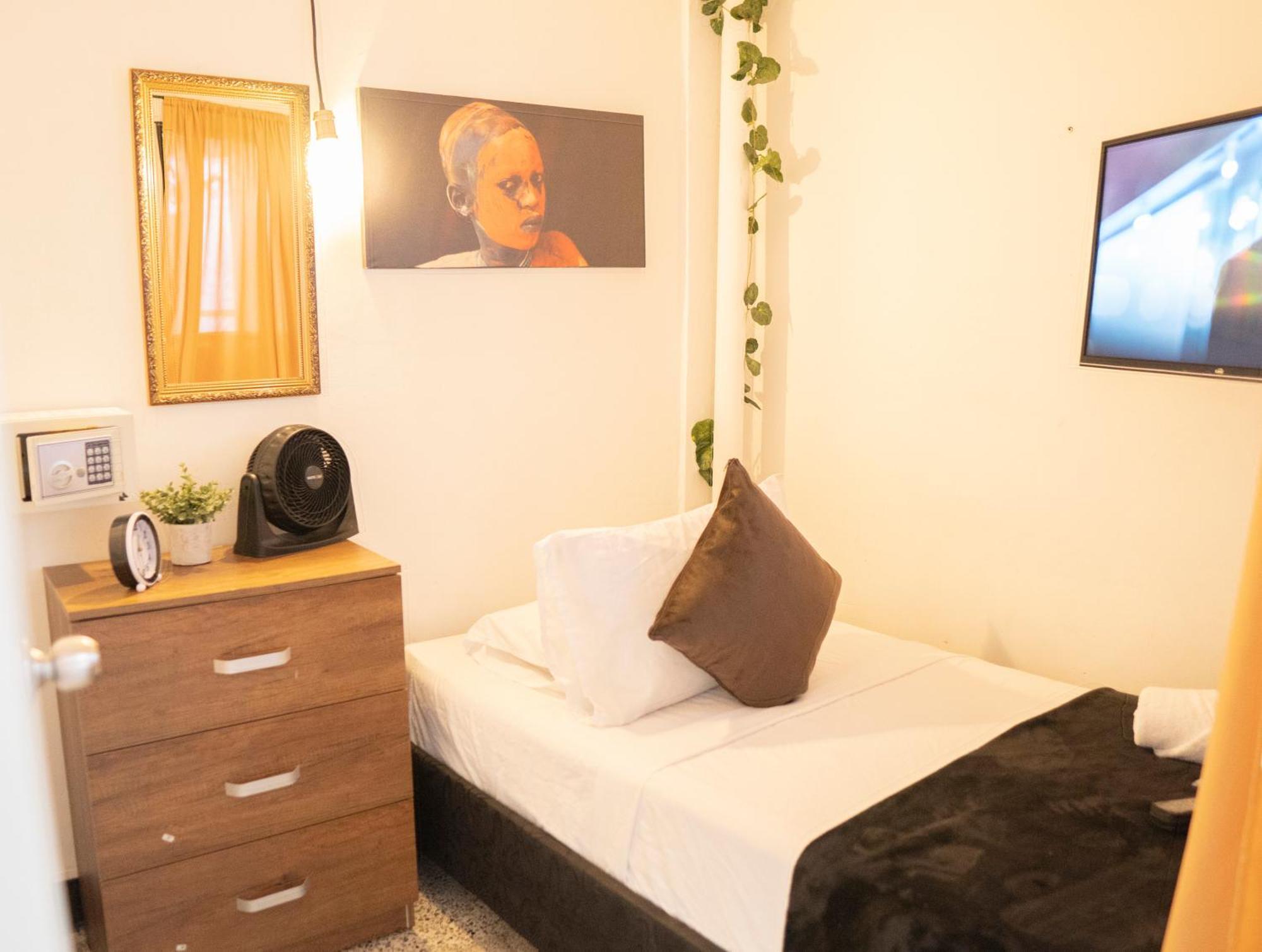 Africa House-Casa Hotel Laureles-La70 麦德林 外观 照片