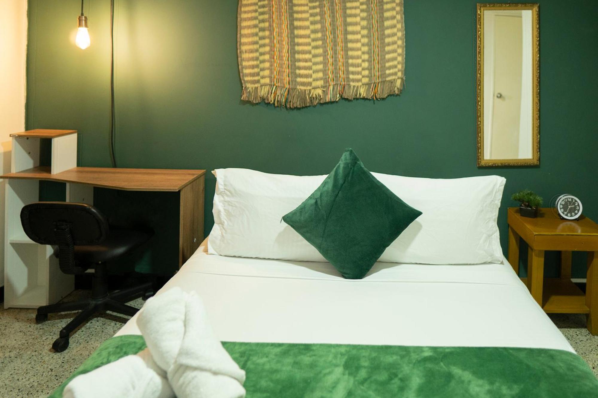 Africa House-Casa Hotel Laureles-La70 麦德林 外观 照片