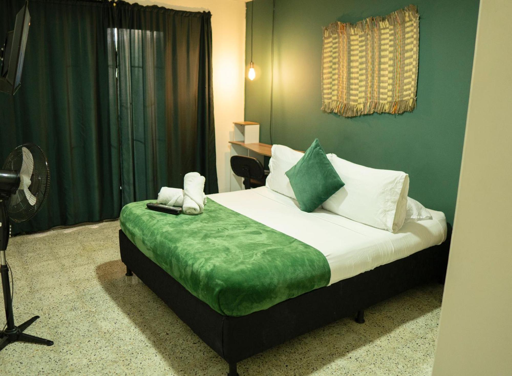 Africa House-Casa Hotel Laureles-La70 麦德林 外观 照片