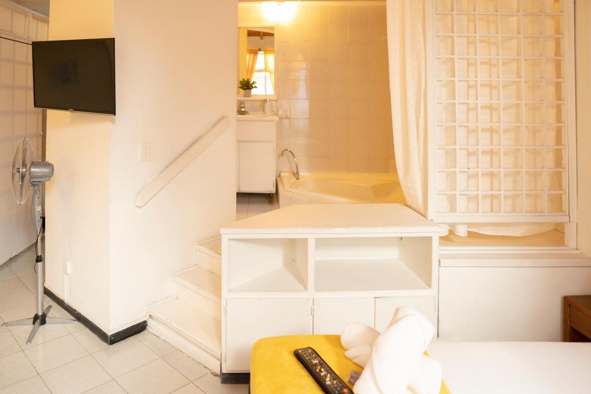 Africa House-Casa Hotel Laureles-La70 麦德林 外观 照片